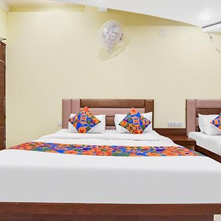 Fabexpress Poonam Palace Ахмедабад Екстериор снимка