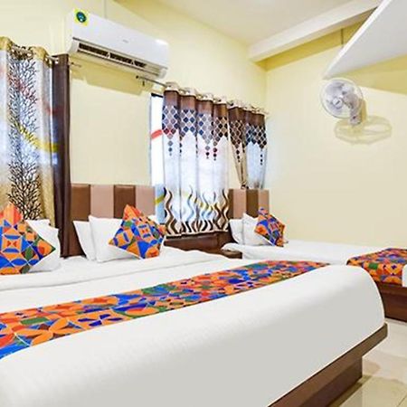 Fabexpress Poonam Palace Ахмедабад Екстериор снимка