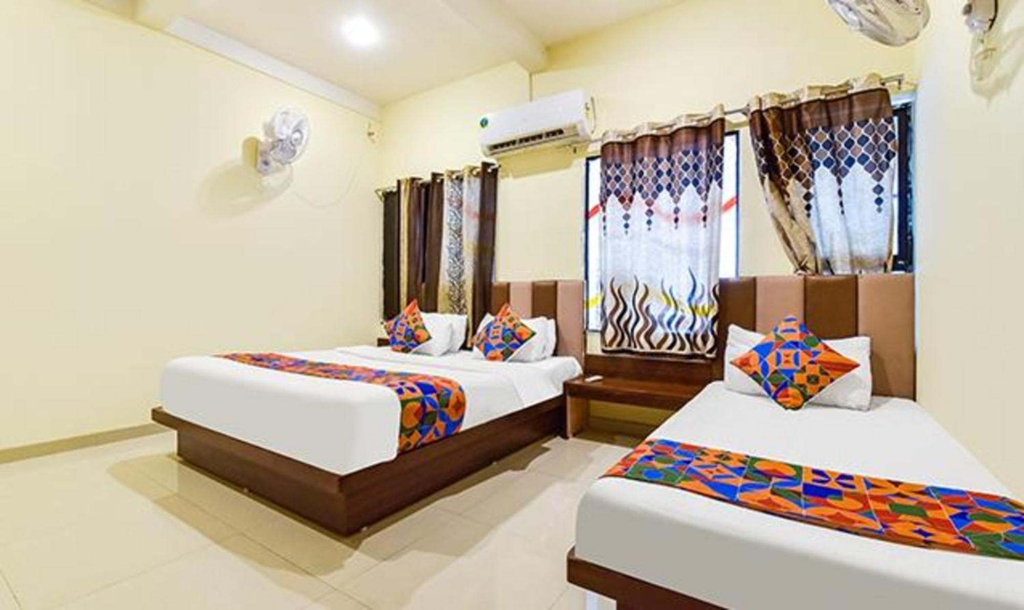 Fabexpress Poonam Palace Ахмедабад Екстериор снимка