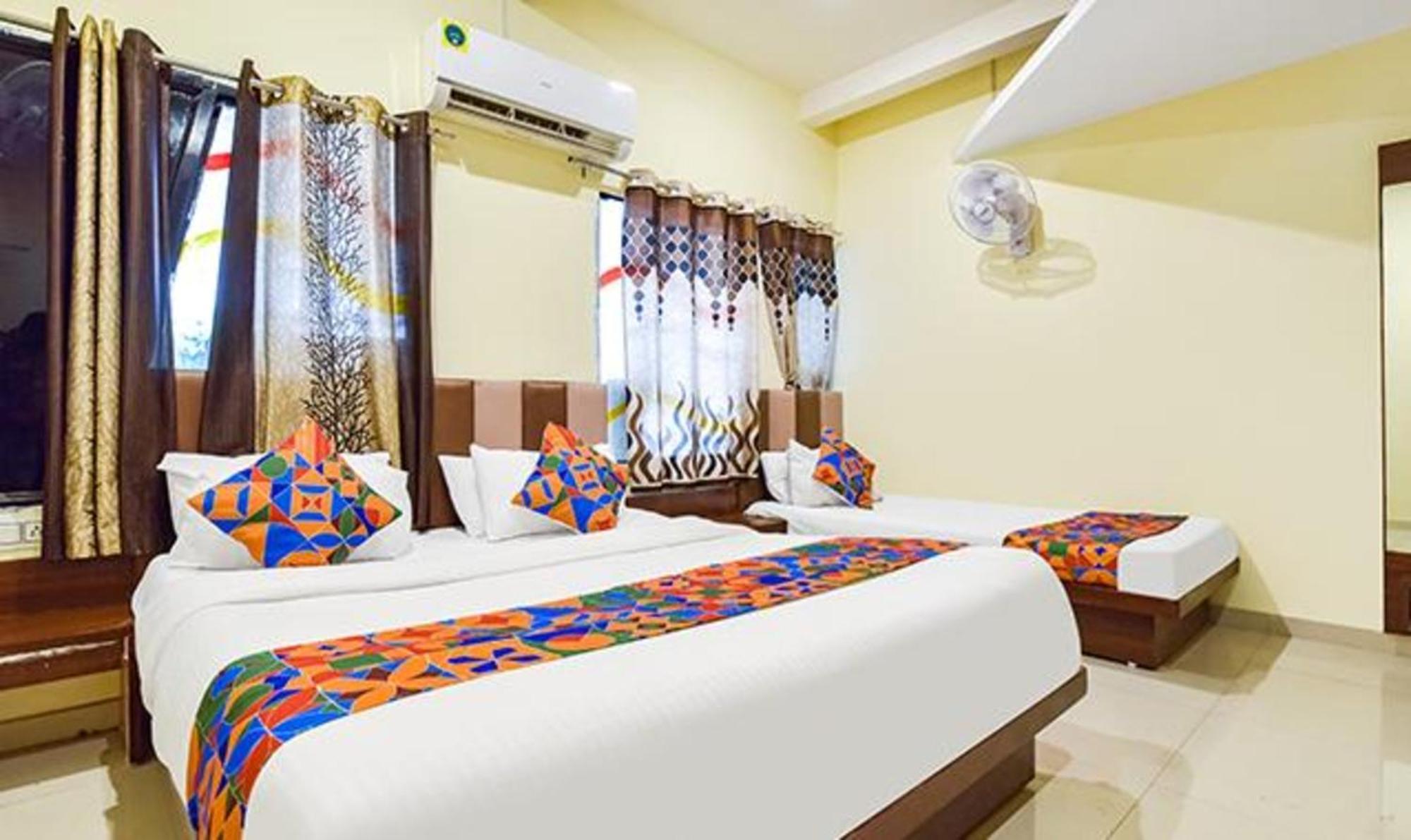 Fabexpress Poonam Palace Ахмедабад Екстериор снимка