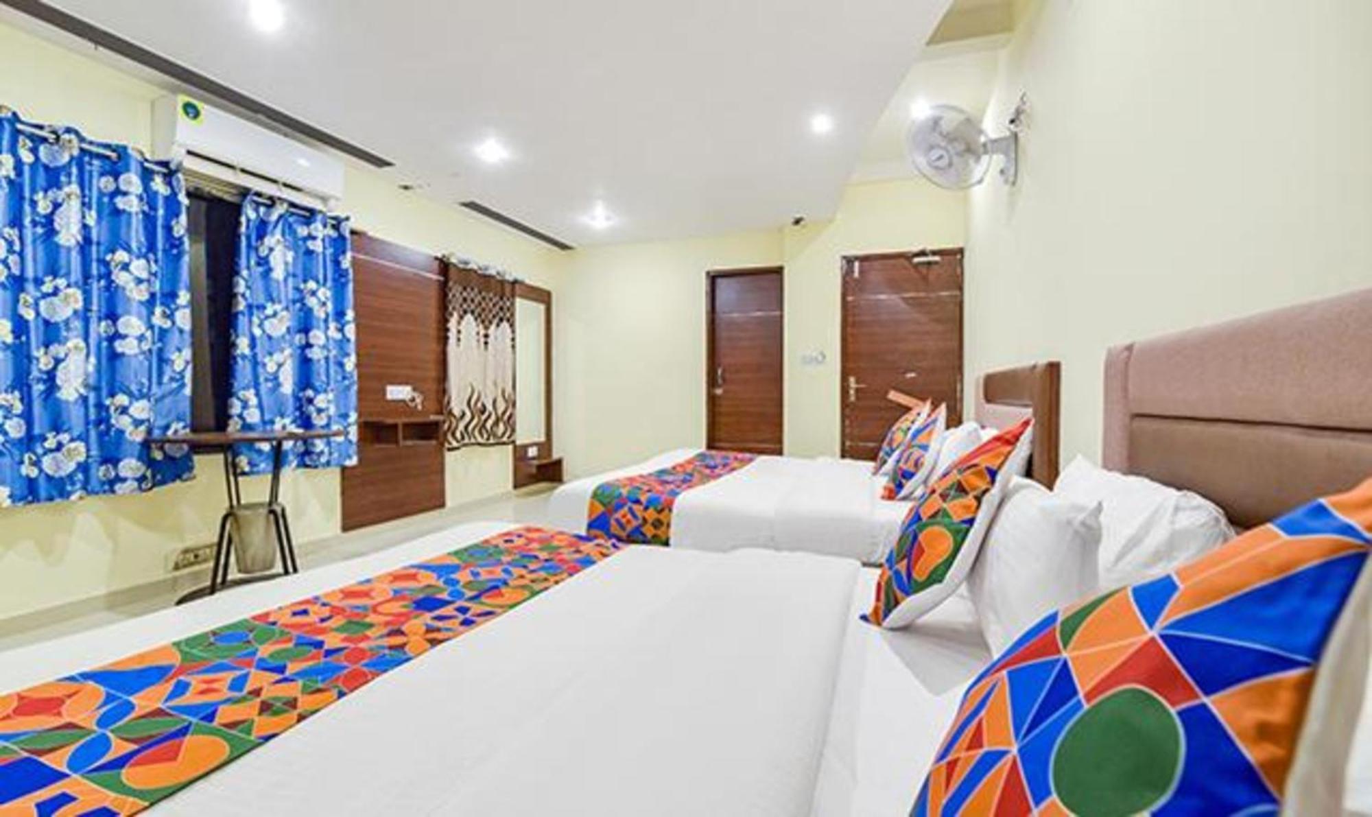Fabexpress Poonam Palace Ахмедабад Екстериор снимка