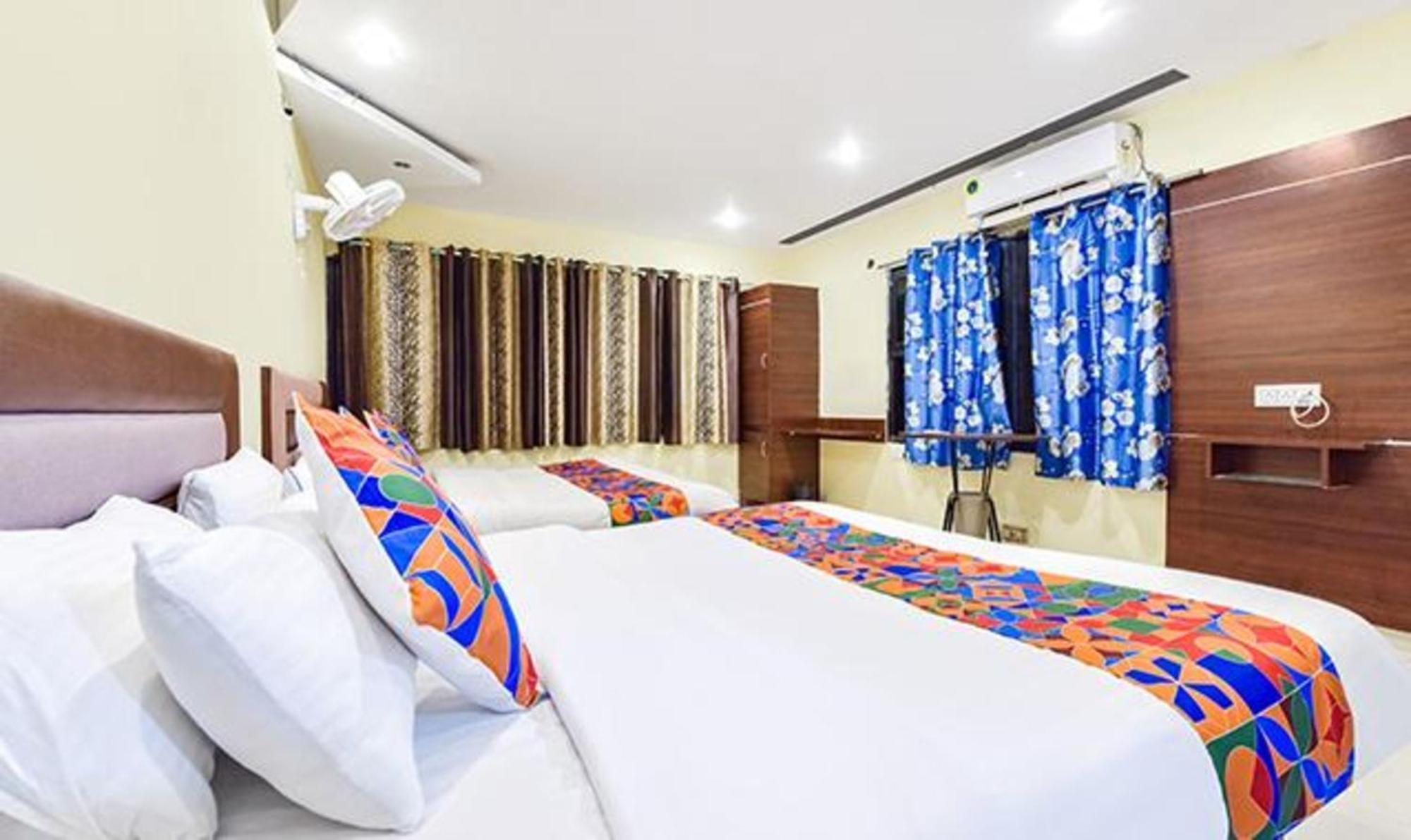 Fabexpress Poonam Palace Ахмедабад Екстериор снимка