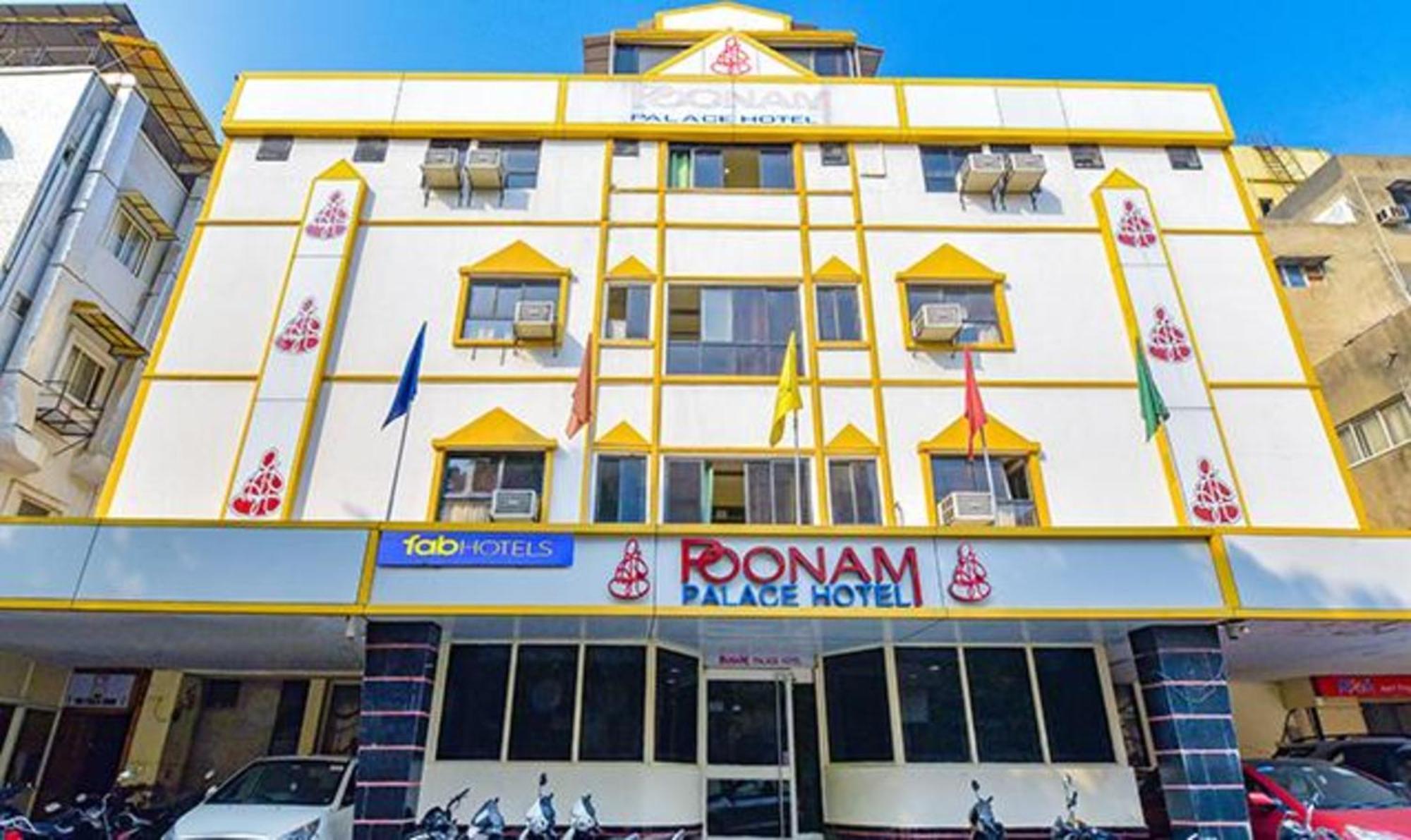 Fabexpress Poonam Palace Ахмедабад Екстериор снимка